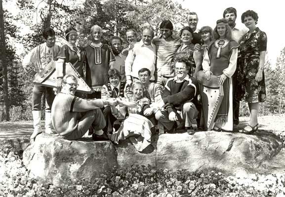 1985. Together with the performers of the "Kantele" ensemble